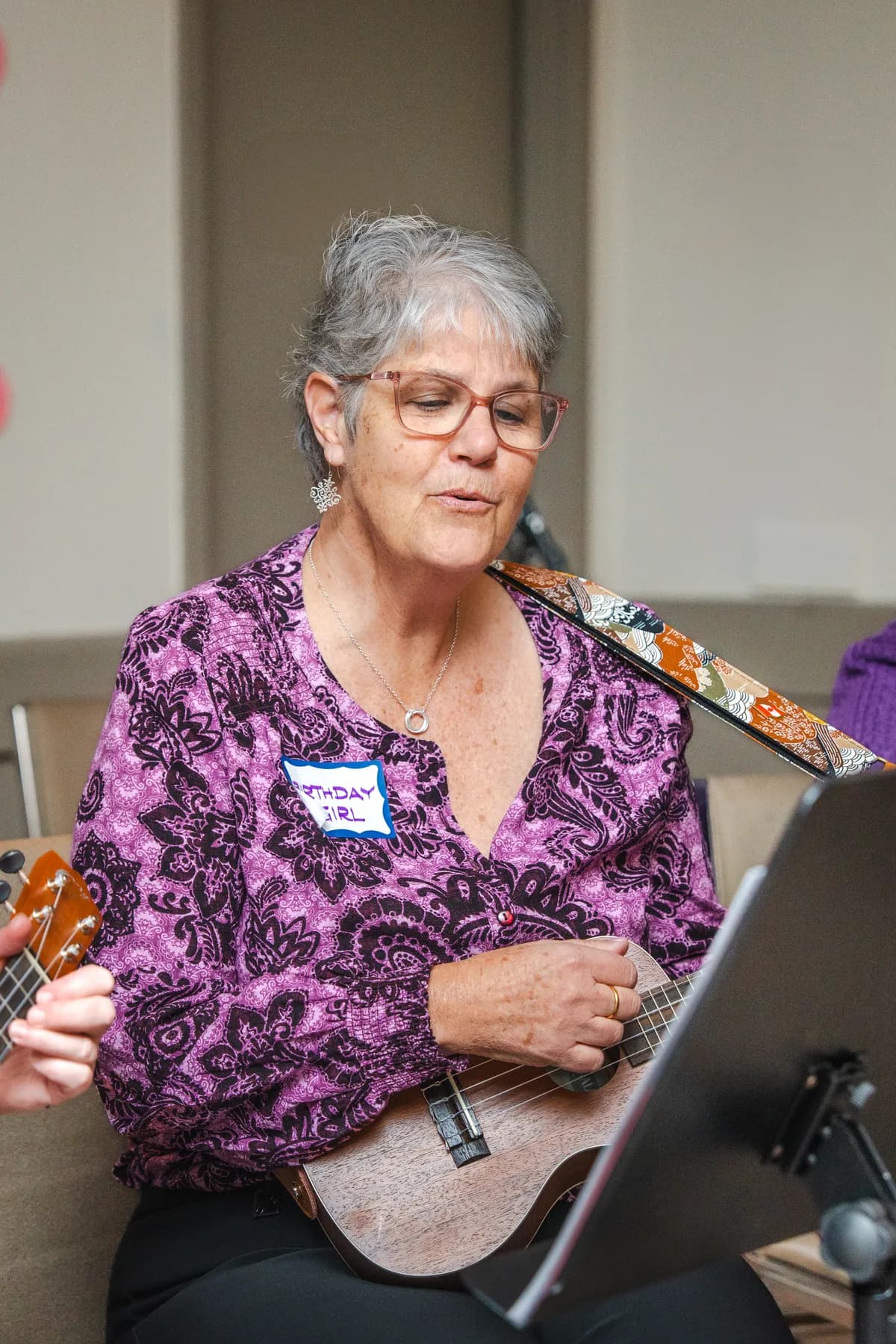 A musician performing at Alison’s birthday celebration.