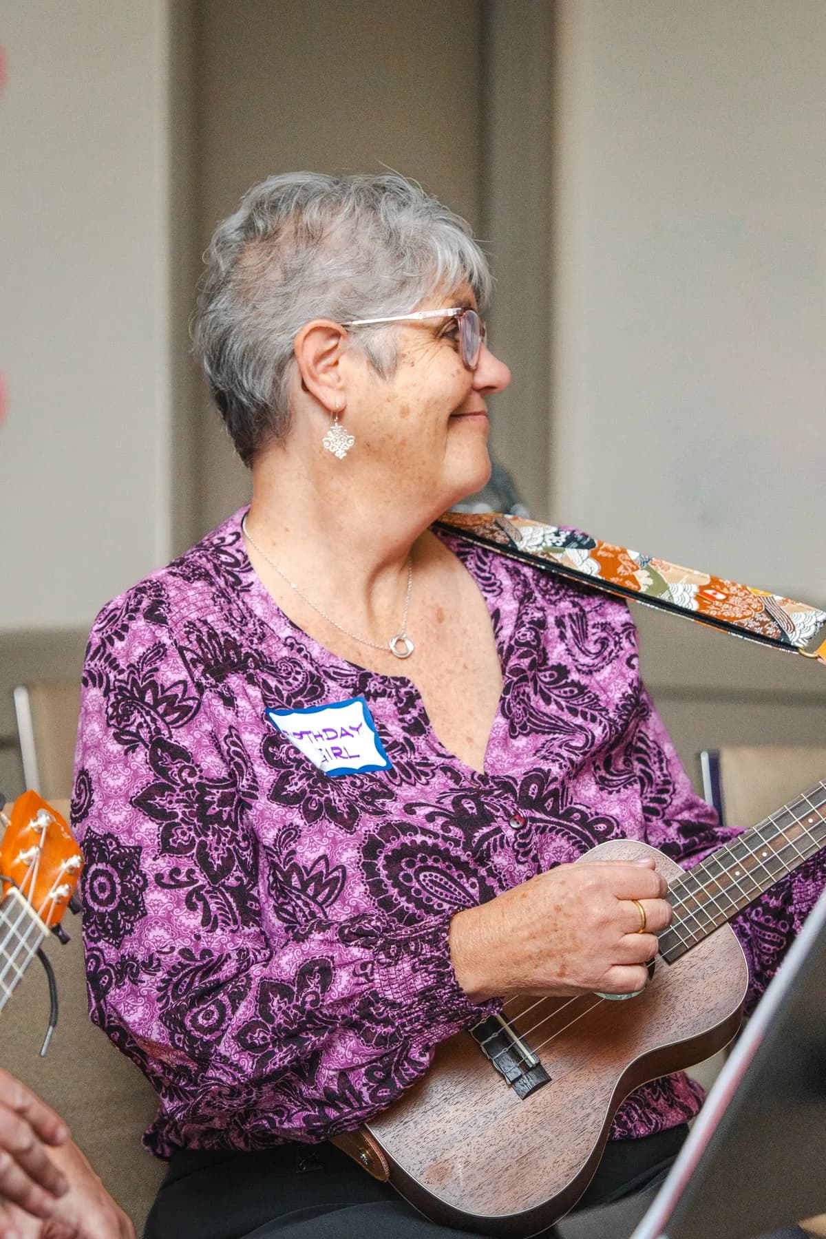 A musician performing at Alison’s birthday celebration.