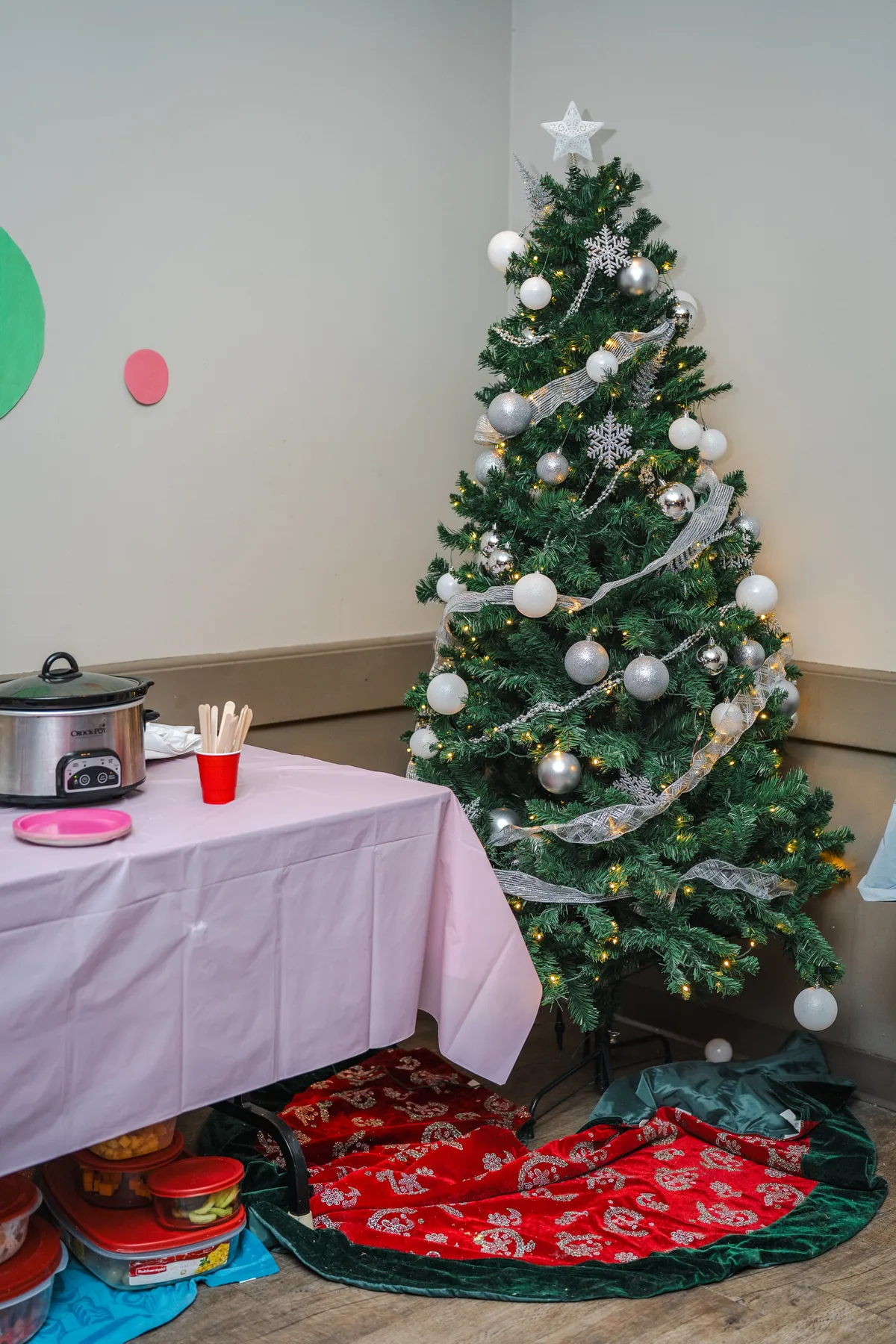 A decorated Christmas tree in the event room at Alison’s birthday celebration.