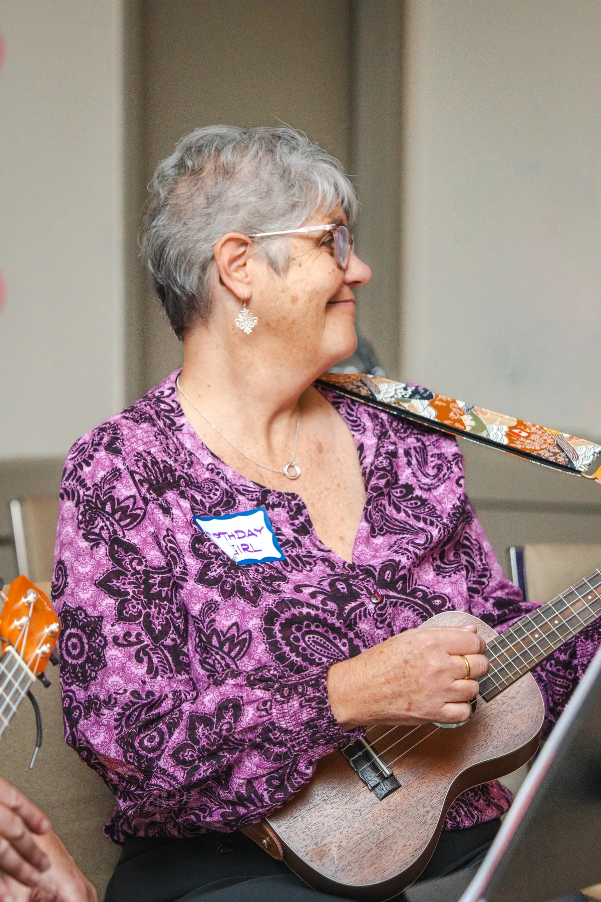 A musician performing at Alison’s birthday celebration.