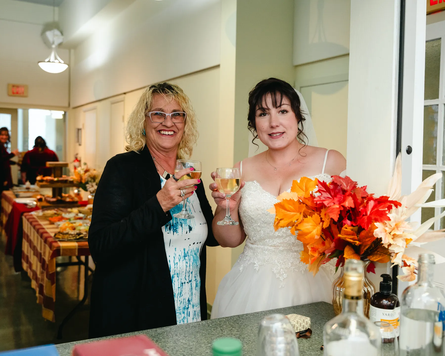 The couple feeding each other wedding cake at Kody and Jaz’s wedding.